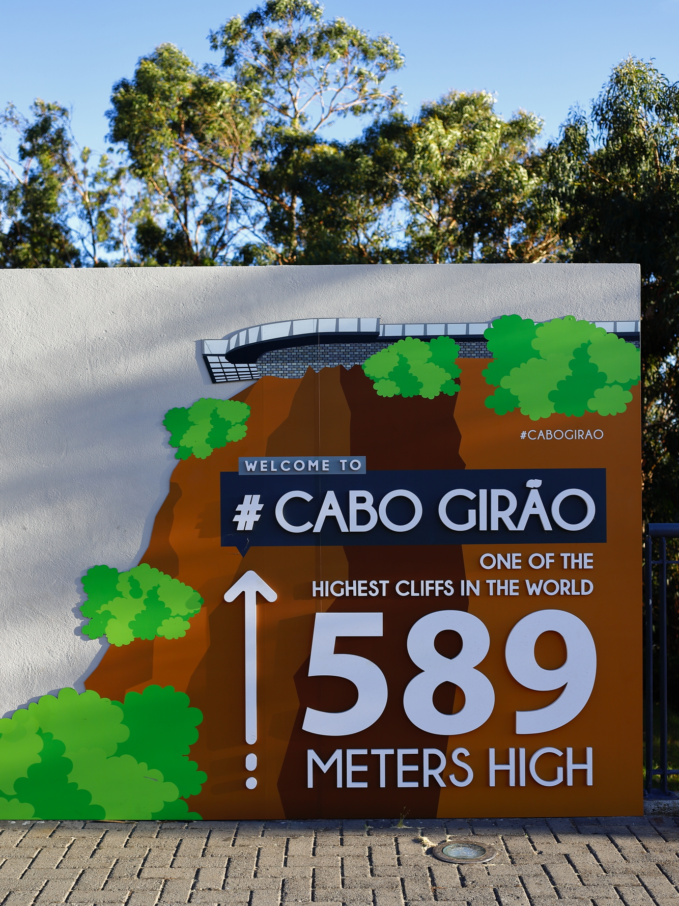 Cabo Girão drugi najwyższy punkt widokowy ze szklanym tarasem