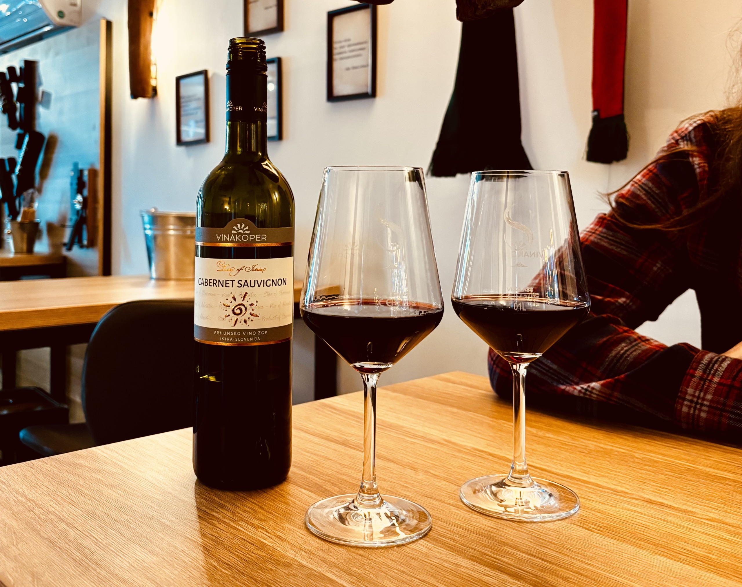 Jajka farbowane czerwonym winem Jajka farbowane czerwonym winem